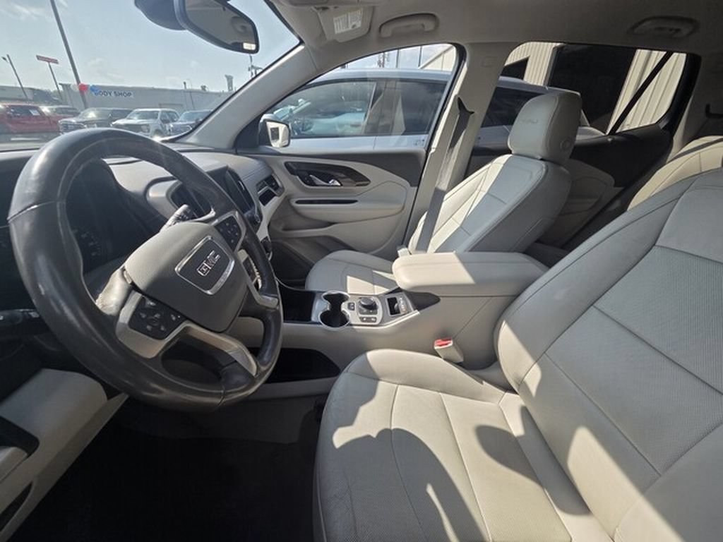 Used 2020 GMC Terrain Denali w/ Denali Premium Package FWD image 8