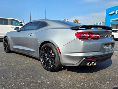 Used 2023 Chevrolet Camaro LT RWD image 4