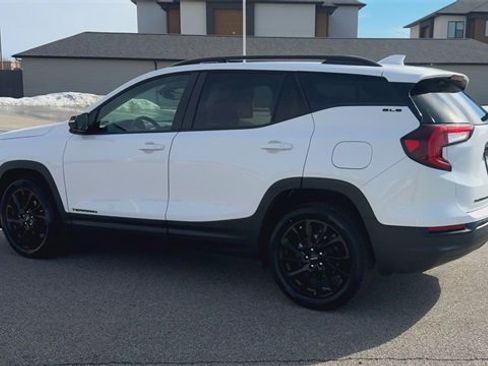 Used 2023 GMC Terrain SLE w/ Elevation Edition image 6