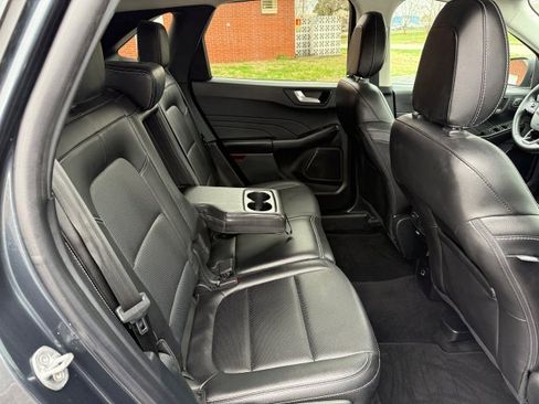 Used 2022 Ford Escape SEL w/ Technology Package image 21