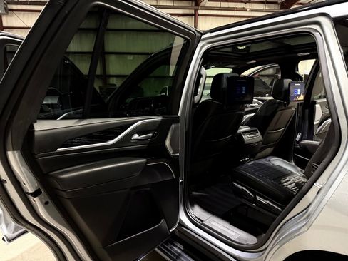 Used 2023 Cadillac Escalade V image 15
