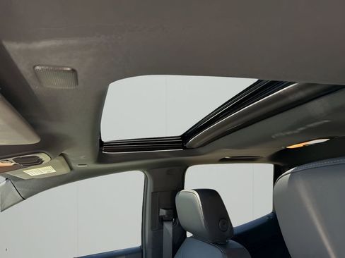 New 2025 GMC Canyon Elevation w/ Convenience Package image 31