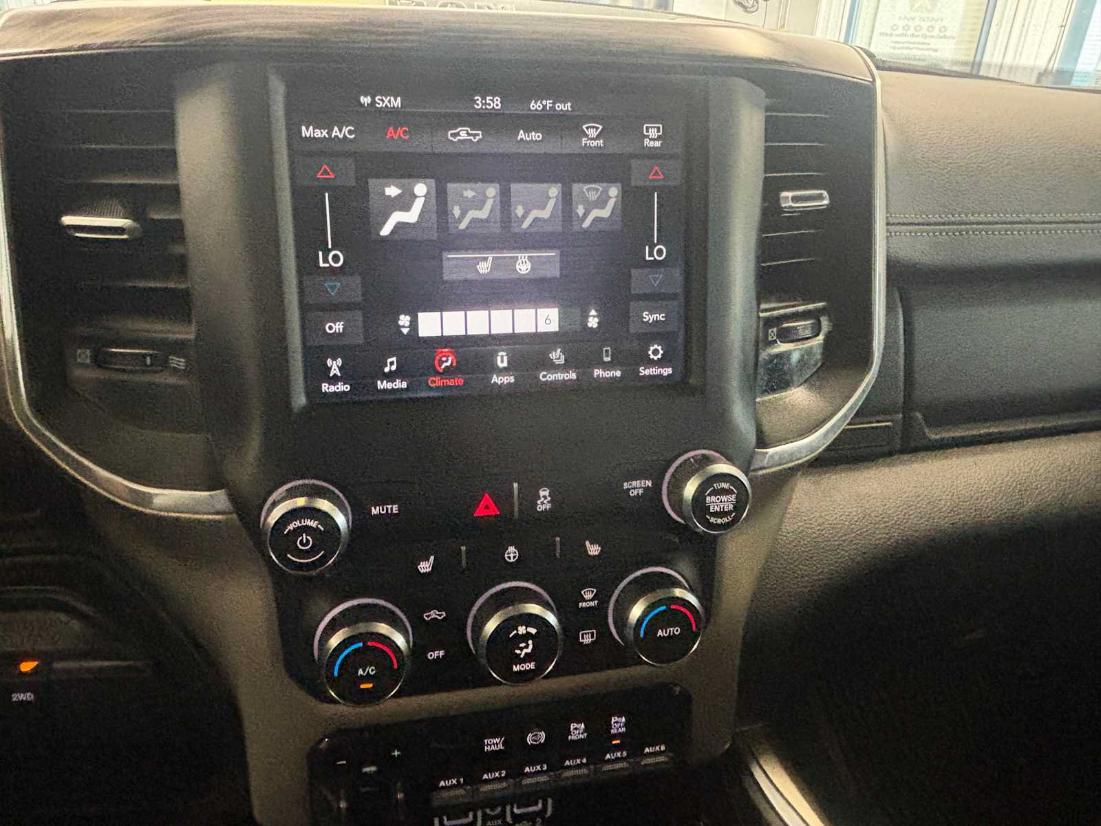 Used 2021 RAM 2500 Laramie w/ Snow Chief Group AWD/4WD image 13