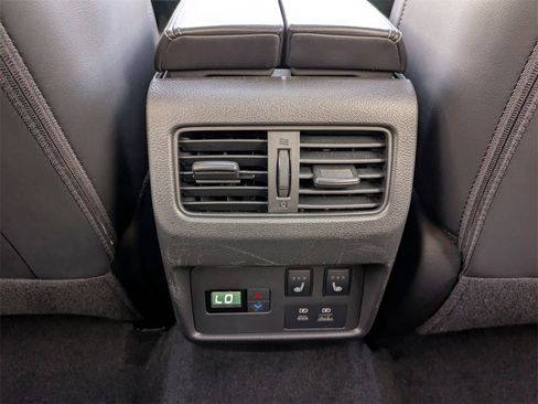 Used 2023 Nissan Rogue Platinum w/ Platinum Premium Package image 13