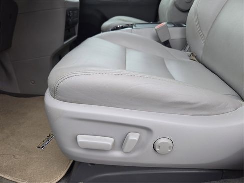 Used 2018 Toyota Sienna XLE Premium image 24