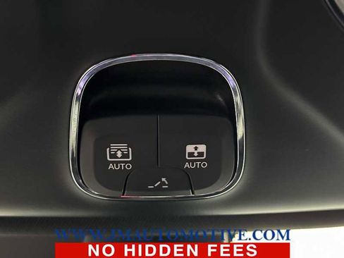 Used 2022 Jeep Compass Latitude w/ Sun and Sound Group AWD/4WD image 38
