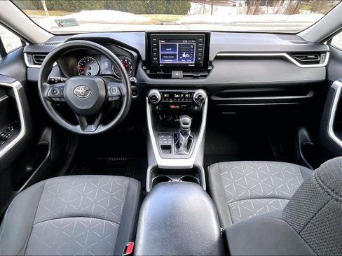 Used 2021 Toyota RAV4 XLE image 21