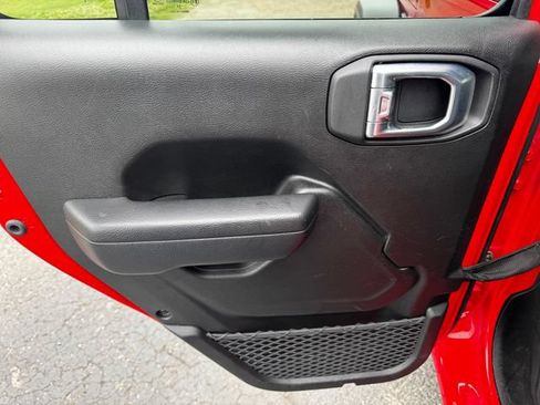 Used 2024 Jeep Wrangler Unlimited Sport AWD/4WD image 18