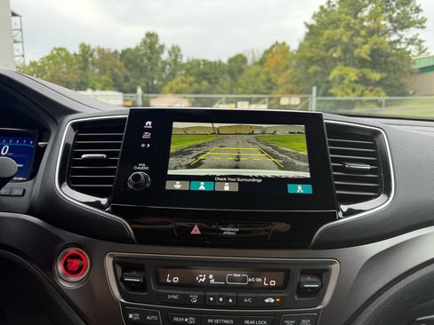 Used 2022 Honda Pilot Sport image 37