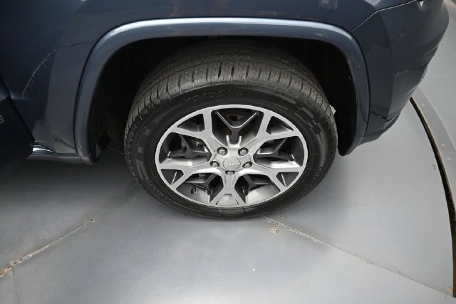 Used 2019 Jeep Grand Cherokee Overland AWD/4WD image 37