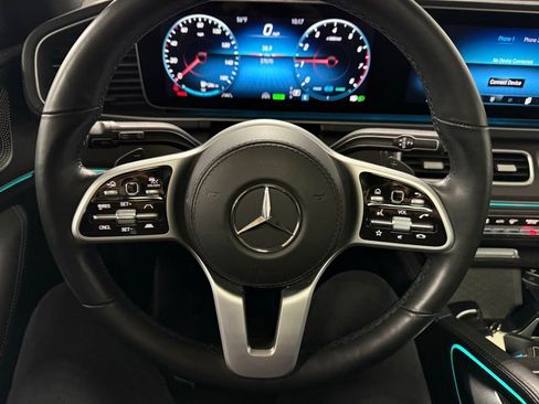 Used 2021 Mercedes-Benz GLS 580 4MATIC image 11