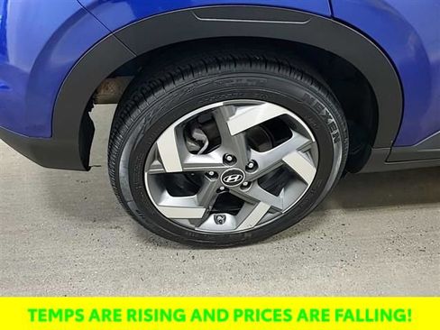 Used 2025 Hyundai Venue SEL image 20