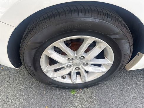 Used 2012 Kia Optima LX w/ Convenience Pkg image 16