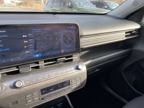 Used 2025 Hyundai Kona SEL image 31