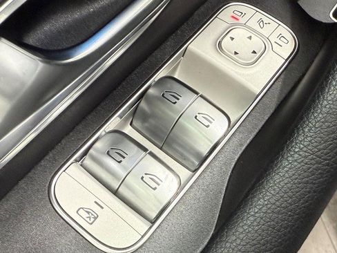 Certified 2025 Mercedes-Benz GLS 450 4MATIC image 18