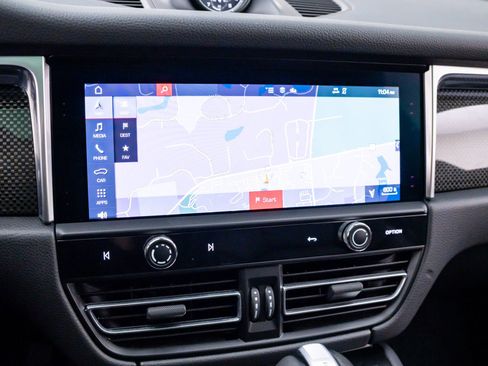 Certified 2023 Porsche Macan S image 24