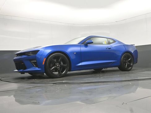 Used 2018 Chevrolet Camaro SS RWD image 50