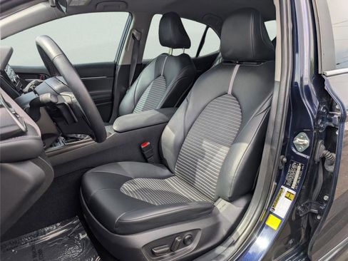 Used 2022 Toyota Camry SE image 13