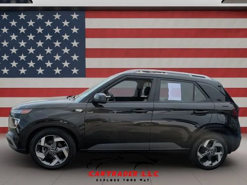 Used 2022 Hyundai Venue SEL FWD image 2