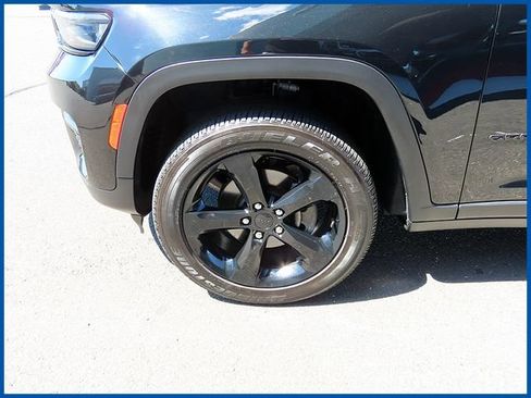 Certified 2024 Jeep Grand Cherokee Altitude AWD/4WD image 4