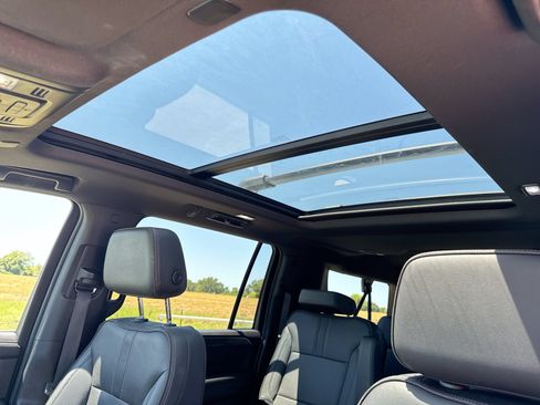 Used 2023 Chevrolet Suburban RST w/ Luxury Package RWD image 22