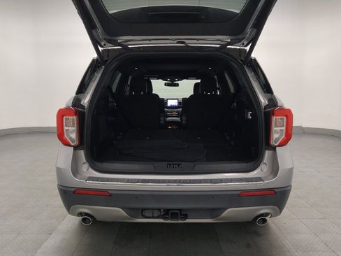 Used 2020 Ford Explorer Limited w/ Class III Trailer Tow Package image 29