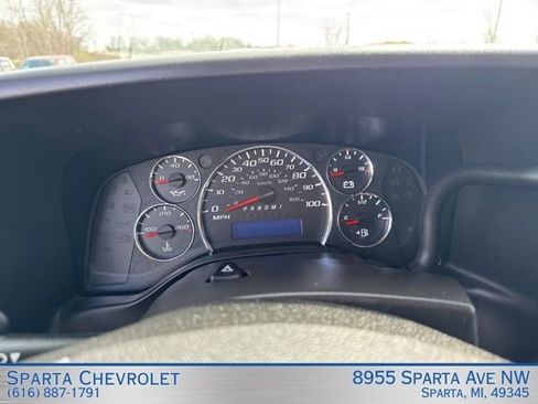 Used 2024 Chevrolet Express 2500 w/ Driver Convenience Package RWD image 16