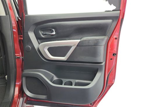 Used 2019 Nissan Titan SL image 33