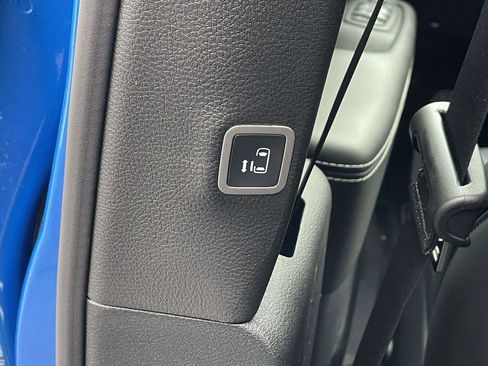 New 2026 Chrysler Pacifica Select FWD image 24