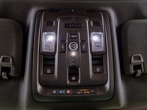 Used 2024 GMC Yukon Denali Ultimate AWD/4WD image 29