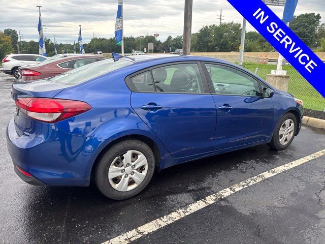 Used 2017 Kia Forte LX FWD image 3