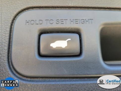 Certified 2023 Honda Pilot Touring image 10
