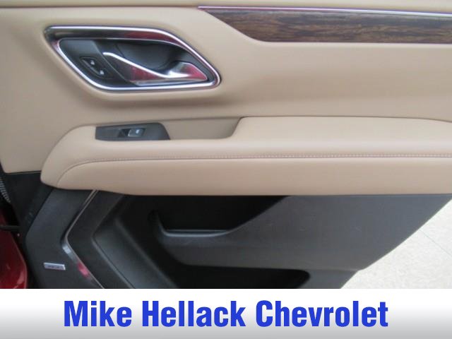 Used 2024 Chevrolet Tahoe Premier AWD/4WD image 16