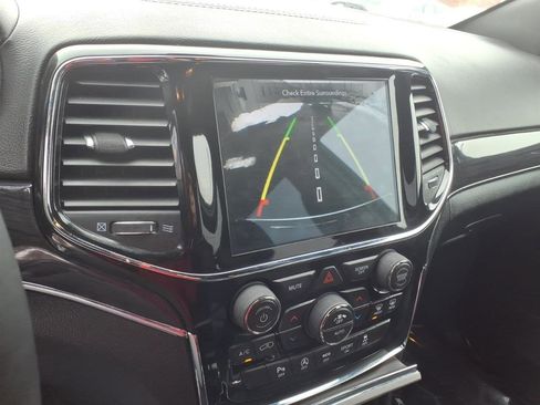 Used 2019 Jeep Grand Cherokee Overland image 14