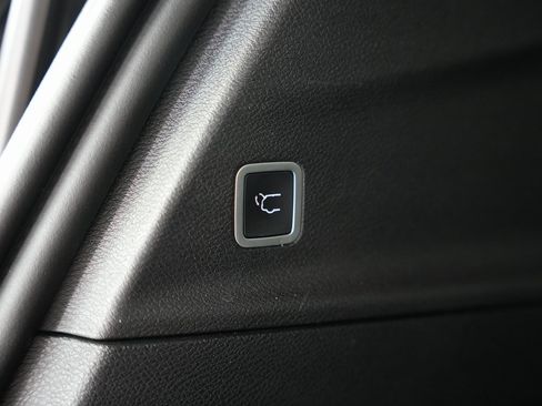 Used 2019 Chrysler Pacifica Limited w/ Advanced Safetytec Group image 36