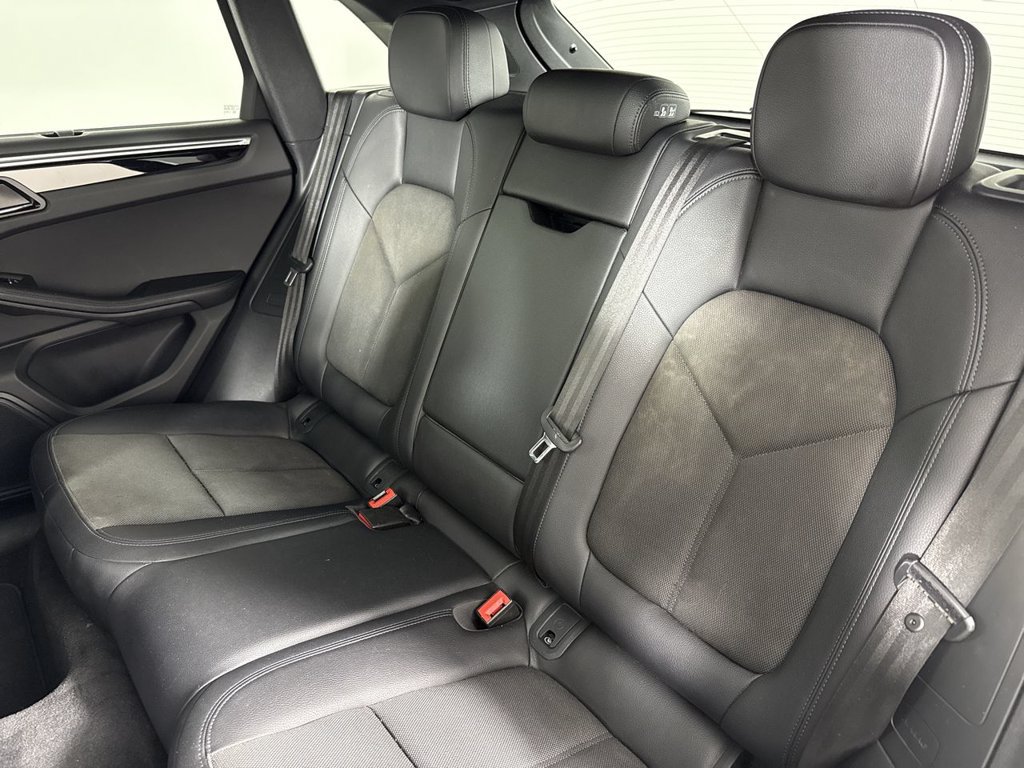 Certified 2022 Porsche Macan S AWD/4WD image 22