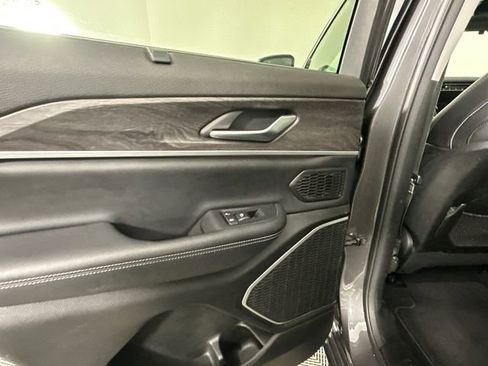 Certified 2022 Jeep Grand Cherokee Limited 4xe w/ Luxury Tech Group II image 13