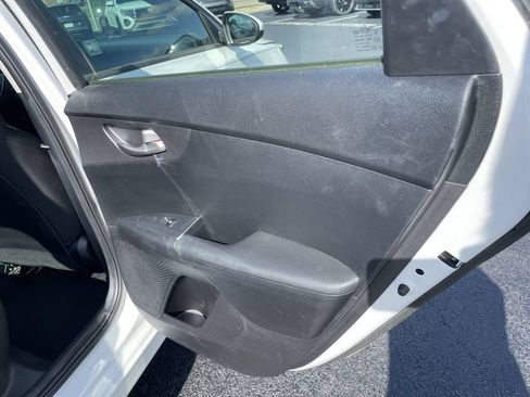 Used 2020 Kia Forte LXS FWD image 21