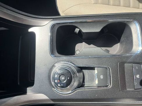 Used 2019 Ford Fusion SE FWD image 31