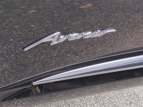 Used 2022 Buick Envision Avenir w/ Technology Package II image 35