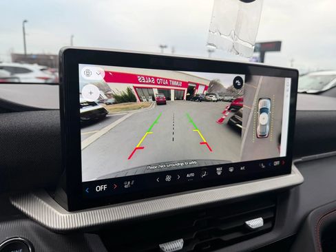 Used 2025 Ford Explorer ST-Line w/ ST-Line Street Pack image 18