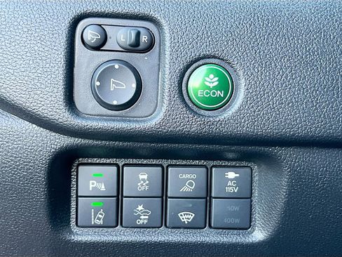 Used 2025 Honda Ridgeline Black Edition image 10