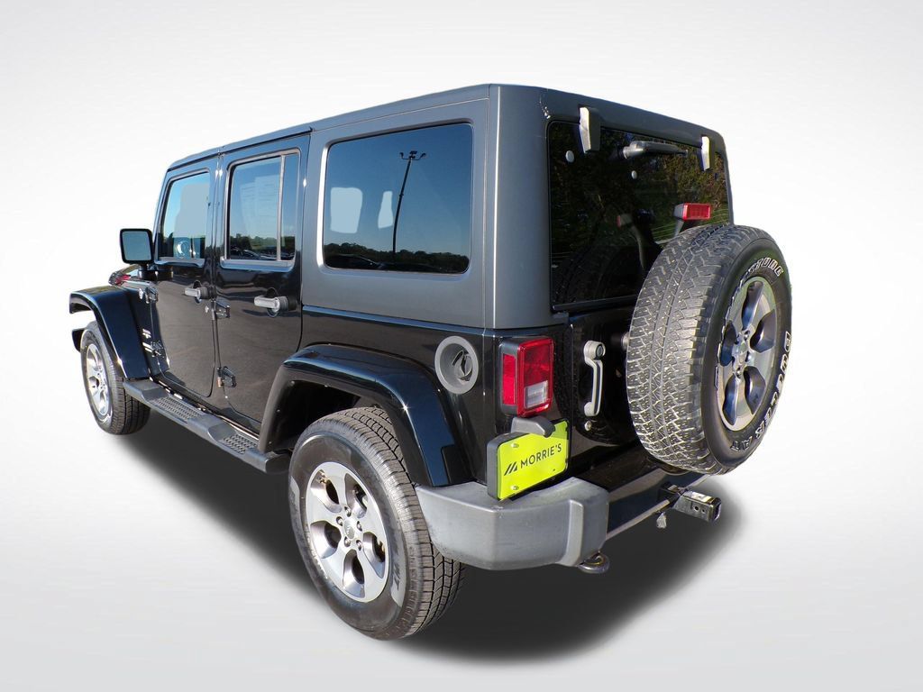 Used 2017 Jeep Wrangler Unlimited Sahara AWD/4WD image 4