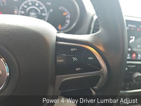 Used 2019 Jeep Grand Cherokee Altitude image 45