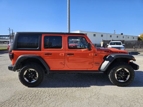 Used 2018 Jeep Wrangler Unlimited Rubicon image 2