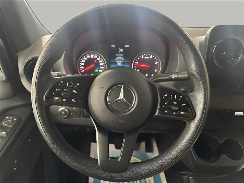 Used 2023 Mercedes-Benz Sprinter 2500 image 19