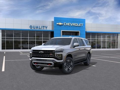 New 2026 Chevrolet Suburban Z71 w/ Comfort Package AWD/4WD image 8