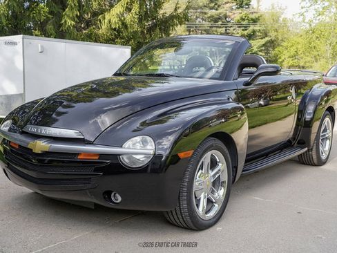 Used 2005 Chevrolet SSR w/ Preferred Equipment Group RWD image 14