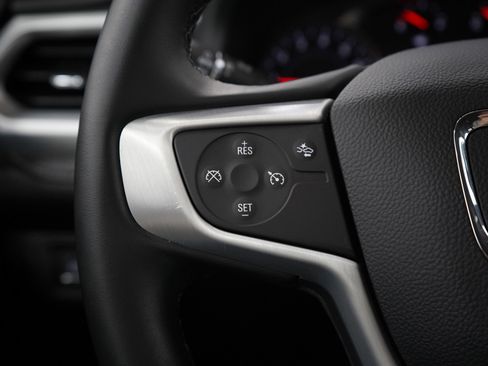 Used 2023 GMC Acadia SLT image 29