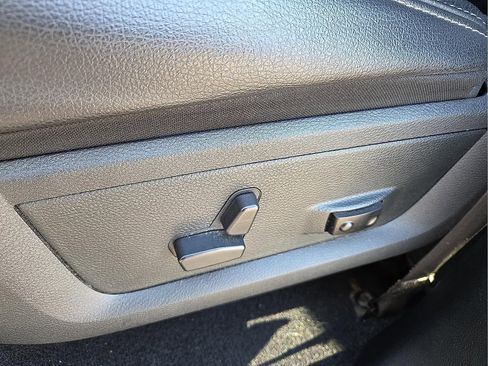 Used 2018 RAM 1500 Sport image 14